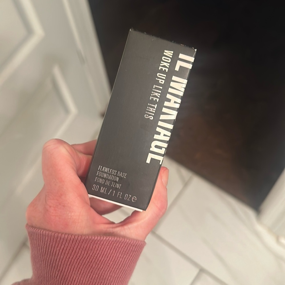 Il Makiage Woke up like this foundation in 035–brand new in box